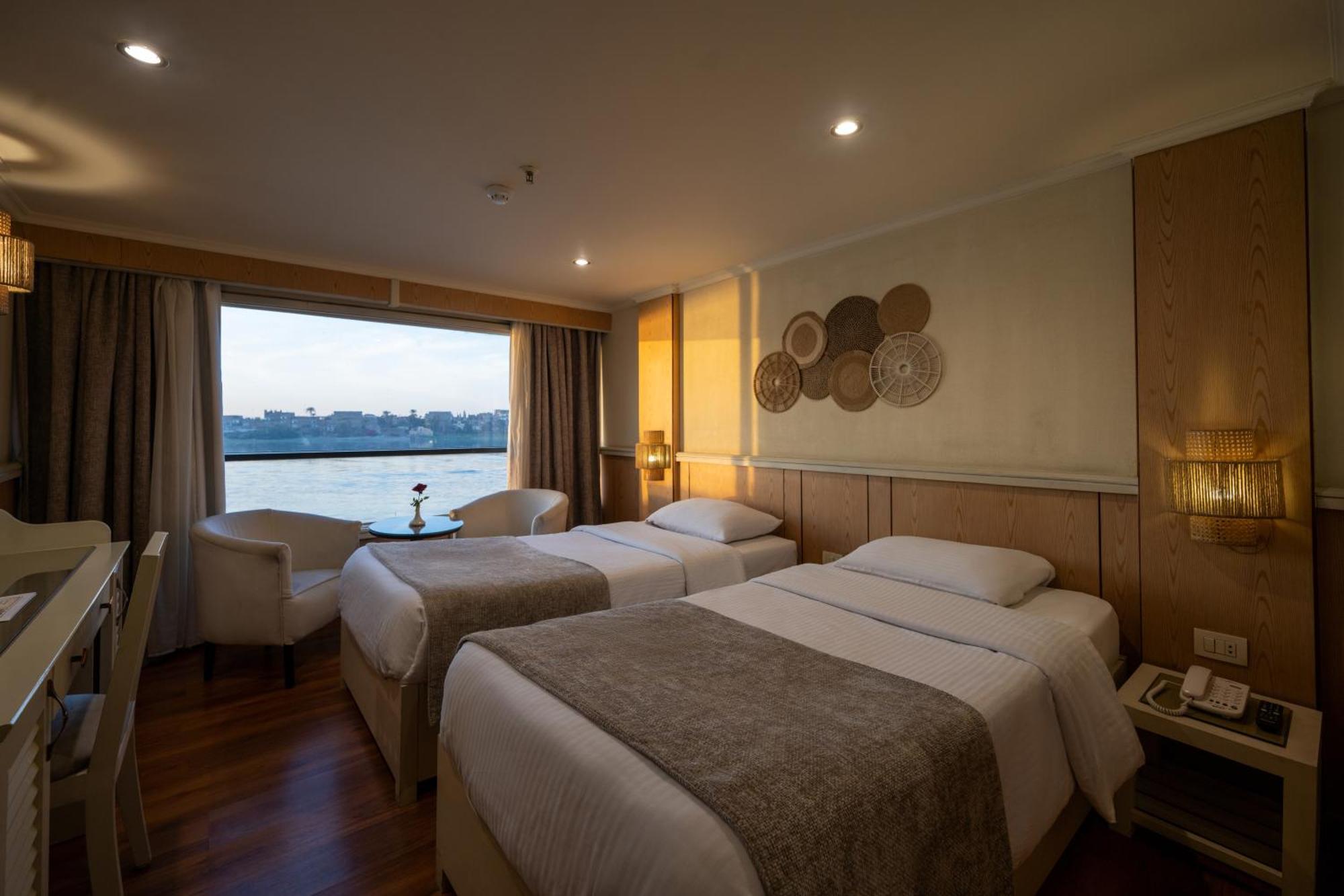 فندق Magic I Nile Cruise Deluxe Boat The Scheduled Departure Is On Saturday For A 7-Day Nile Cruise الأقصر المظهر الخارجي الصورة