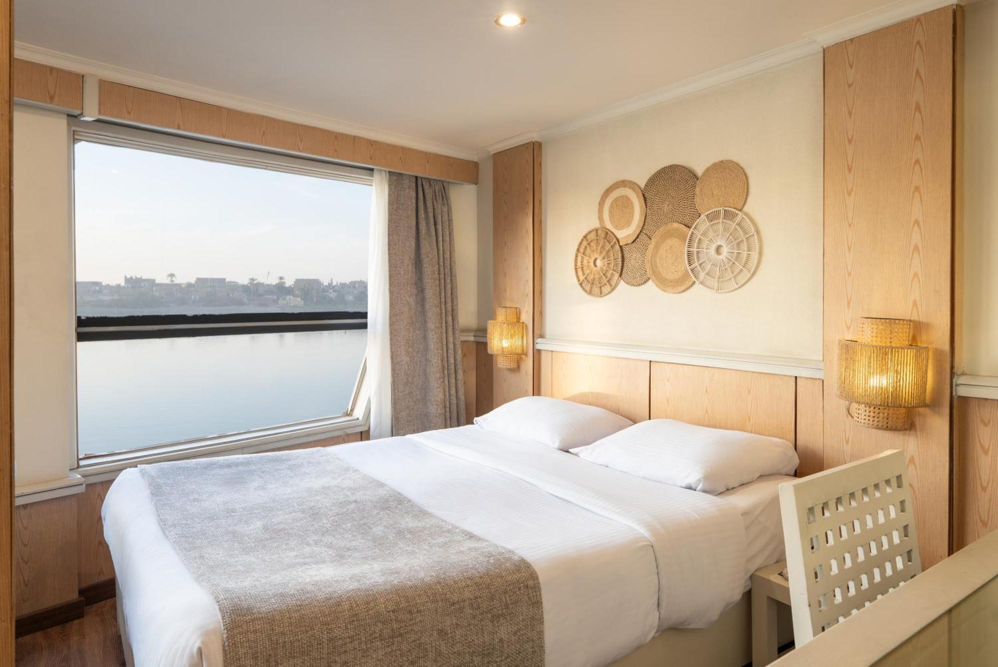 فندق Magic I Nile Cruise Deluxe Boat The Scheduled Departure Is On Saturday For A 7-Day Nile Cruise الأقصر المظهر الخارجي الصورة