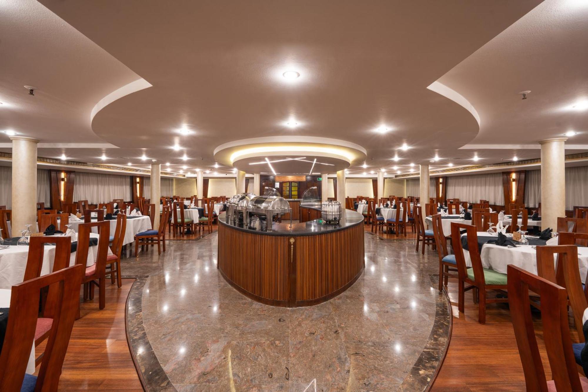 فندق Magic I Nile Cruise Deluxe Boat The Scheduled Departure Is On Saturday For A 7-Day Nile Cruise الأقصر المظهر الخارجي الصورة