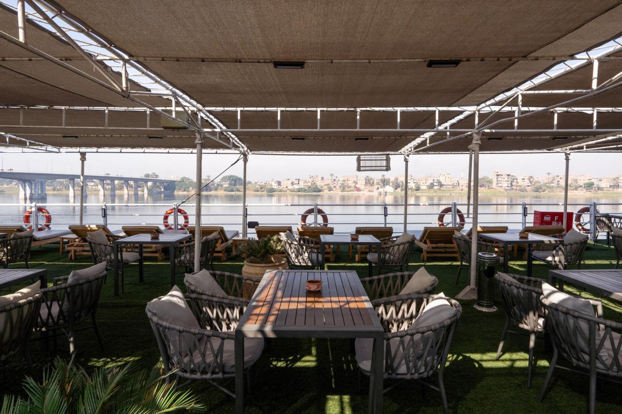 فندق Magic I Nile Cruise Deluxe Boat The Scheduled Departure Is On Saturday For A 7-Day Nile Cruise الأقصر المظهر الخارجي الصورة